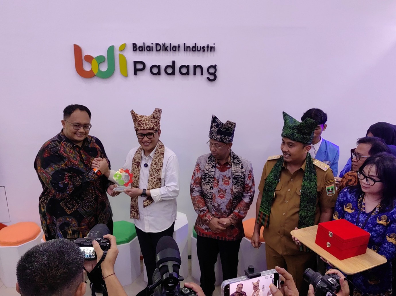 Sinergi Pusat dan Daerah, Kementerian P2MI dan Kemenperin Perkuat Pelatihan Industri di Sumbar