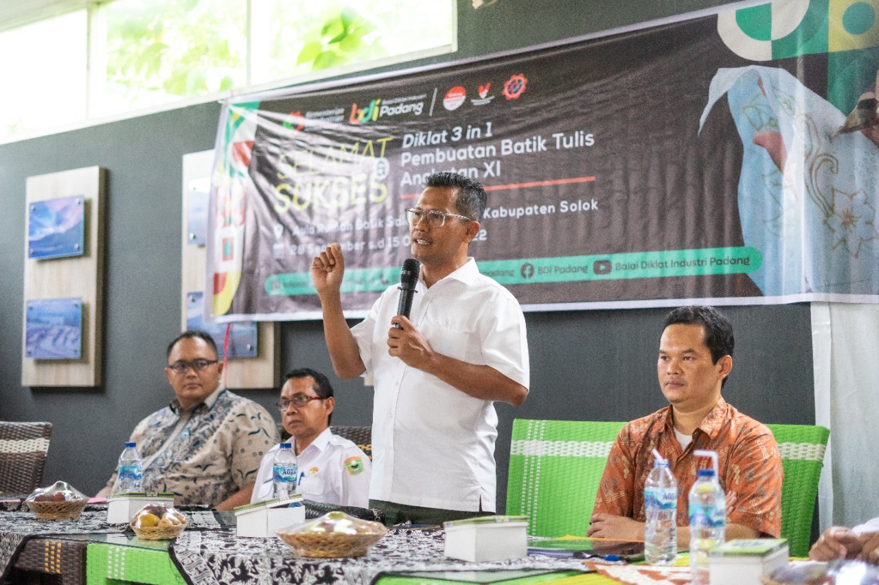 BDI Padang Kembangkan Kompetensi Membatik Masyarakat Solok